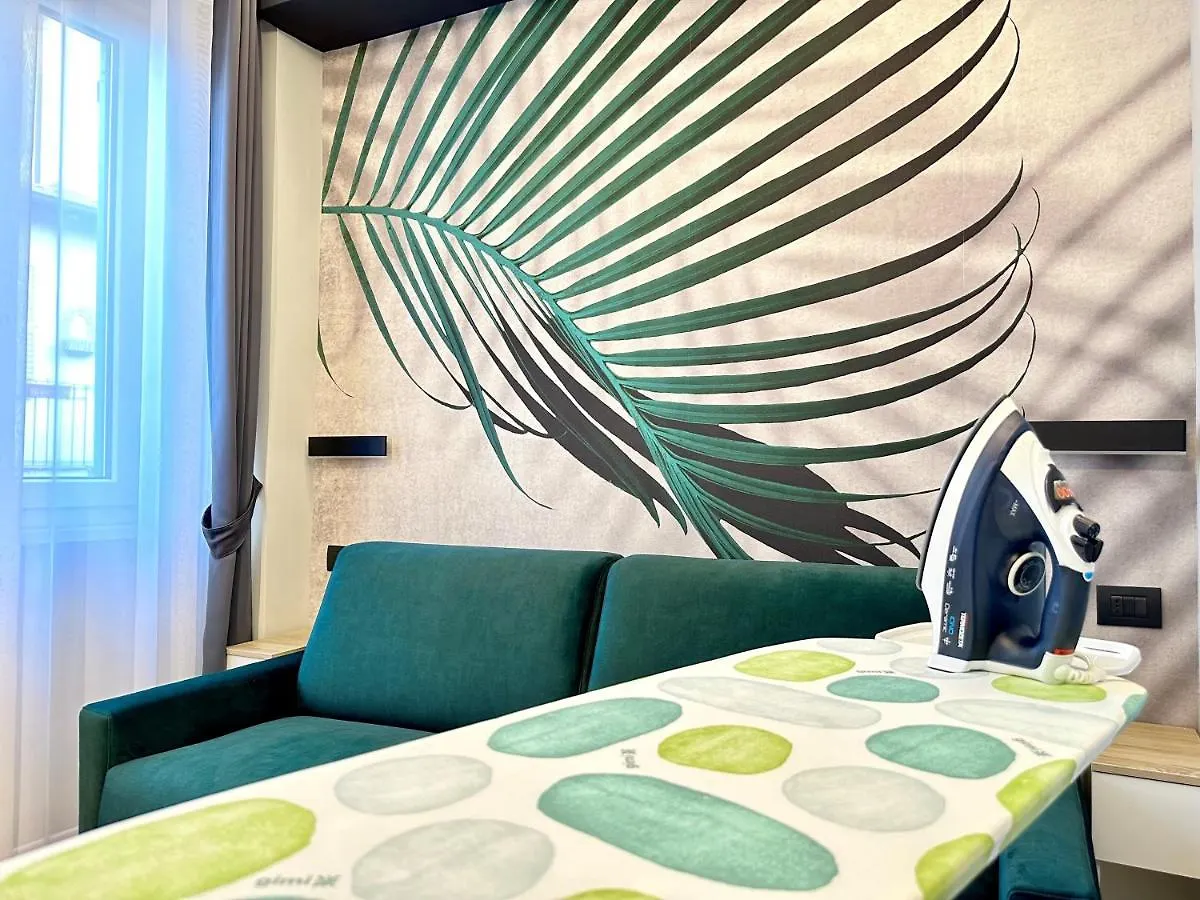 Prestige Duomo Apartment - Lake Como 0*,  Italien